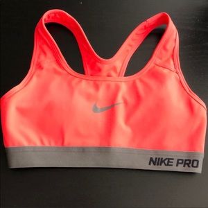 Nike pro sports bra